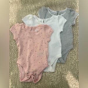 Baby Gap bodysuits with sleeve lace detail. 0 - 3 months.